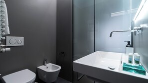 Apartment (1 Bedroom) | Bathroom | Shower, bidet - Italianway - Tadino 17 (Milan)