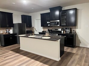 House, 4 Bedrooms, Smoking, Balcony | Interior - Balmoral Lakeside 5br 4ba House (Houston)