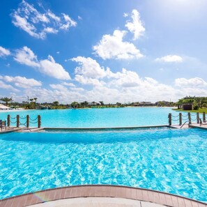 House, 4 Bedrooms, Smoking, Balcony | Pool