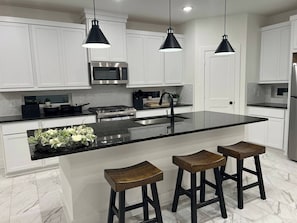 House, 4 Bedrooms, Accessible, Smoking | Interior