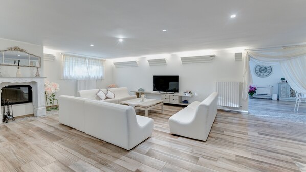 4 bedrooms