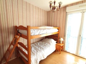 2 bedrooms