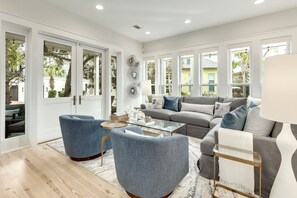 Fernseher, Bücher, Stereoanlage