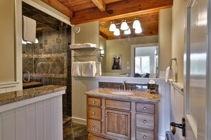 Shower, hair dryer - The Slopeside Estate Guesthouse: Ski On/Off, Hot Tub, Views! (Killington)