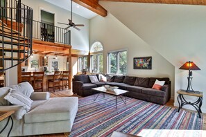 Smart TV - The Slopeside Estate Guesthouse: Ski On/Off, Hot Tub, Views! (Killington)