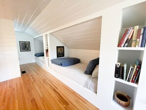 3 habitaciones, escritorio, tabla de planchar con plancha y wifi gratis 