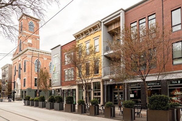 Exterior - Lux Condo Steps to Washington Park | Walk to ALL (Cincinnati)