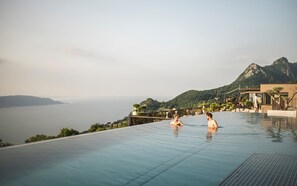 2 indoor pools, 2 outdoor pools - Stroblhof Lake Garda (Formaga, (BS))