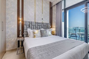 Decoración personalizada, muebles diferentes y escritorio 