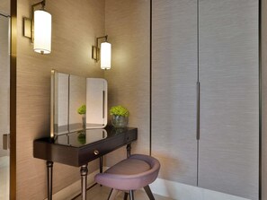 Opera Suite,  Access Sofitel Club Lounge, 1 King Bed | Premium bedding, in-room safe, blackout drapes, soundproofing - Sofitel Riyadh Hotel & Convention Centre (Riyadh)