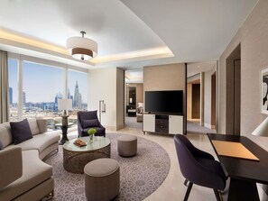 Suite, 1 King Bed (Opera)