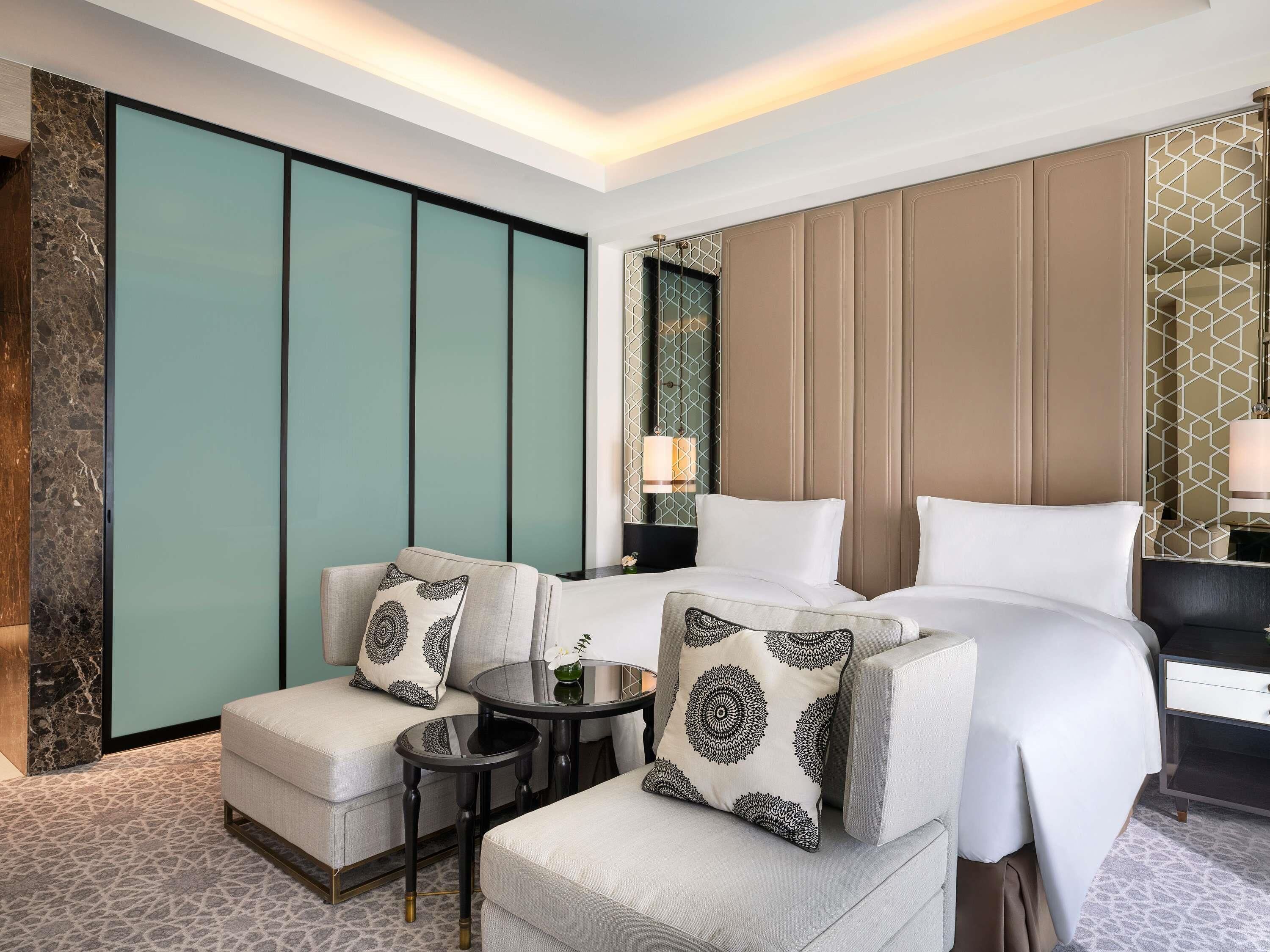 Deluxe Room, 2 Single Beds, City View | Premium bedding, in-room safe, blackout curtains, soundproofing