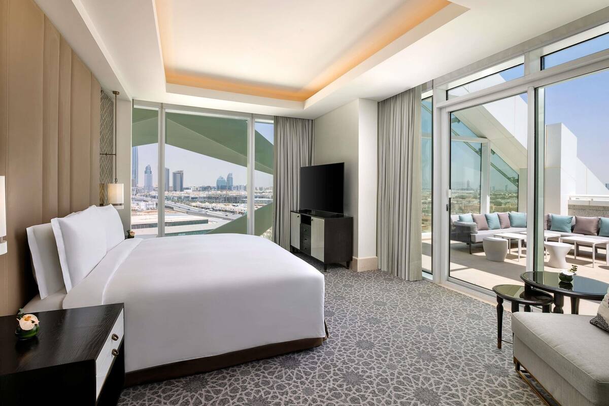 Suite, 1 King Bed, Terrace (Opera)