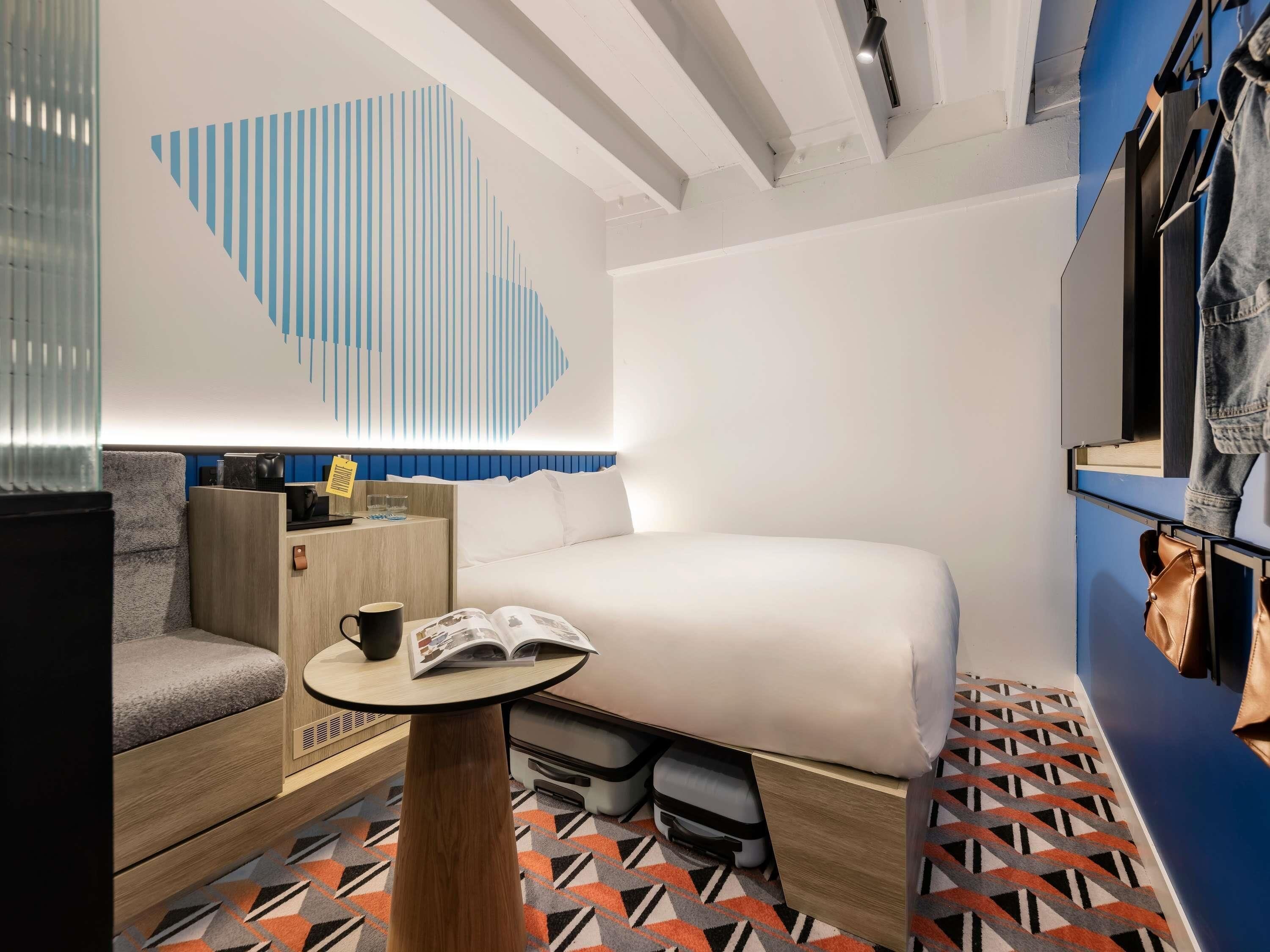 Kamar, 1 Tempat Tidur Queen (Tribe Essential) | Brankas, tirai kedap cahaya, setrika/meja setrika, dan Wi-Fi gratis