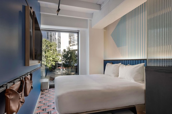 Room, 1 Queen Bed, City View (Tribe Essential)