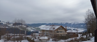 Friendly 1-room apartment with terrace and panoramic view.