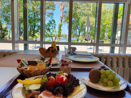 Dining. Waldhotel am See Berlin-Schmöckwitz