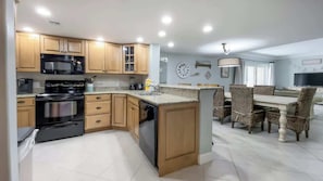 Fridge, microwave, stovetop, dishwasher