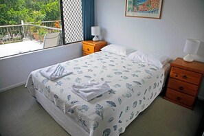 2 Schlafzimmer, Schreibtisch, Bügeleisen/Bügelbrett, WLAN