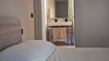 2 camere, ferro/asse da stiro, Wi-Fi, lenzuola