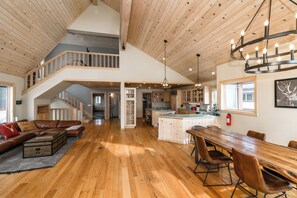 Interior - MilkyWay_Lake Views! Air Conditioning, 3850SqFt, 3 Story, Game Room + HOA Amenities (Truckee)