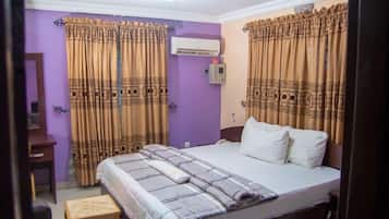 Habitació Deluxe, balcó, vistes a la ciutat | Escriptori, espai de treball apte per a portàtils i wifi gratuïta