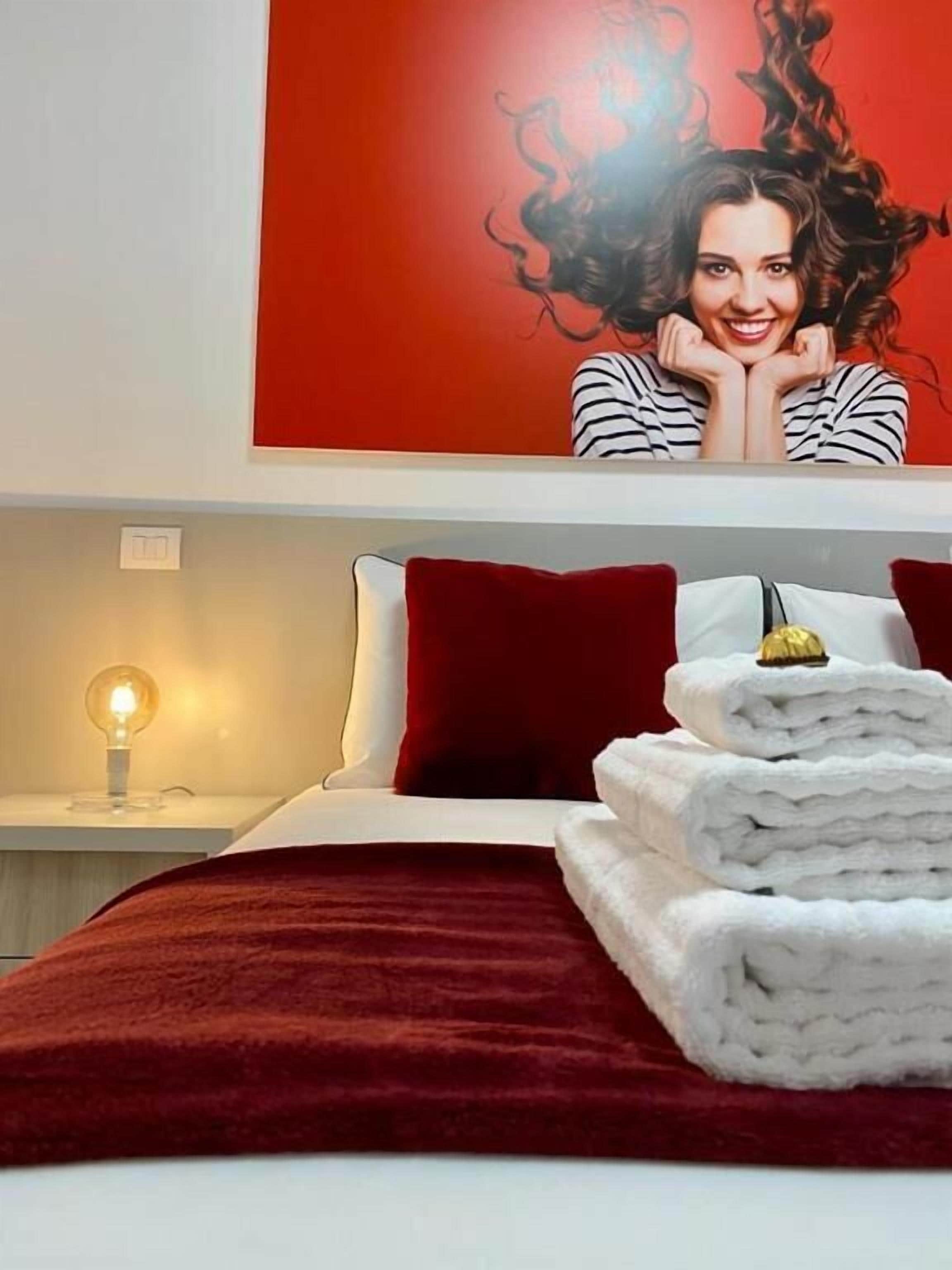 Studio – classic | Safe på rommet, skrivebord og skrivebord for bærbar PC