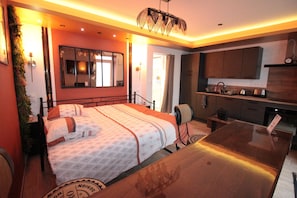 1 bedroom, desk, iron/ironing board, WiFi - Luxury Suite: Land 800m²/Terrace/Barbecue/Private parking VIDEO SURVEILLANCE (Verdun)
