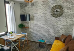 Smart TV - Cosy apartment, right in the center, 200m from the port  (La Ciotat)