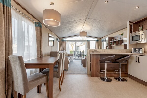 Interior - Lodge No 39 | Stewart's Resort Cameron (Cameron)