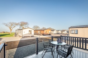 Outdoor dining - Lodge No 39 | Stewart's Resort Cameron (Cameron)