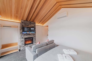 1 bedroom, iron/ironing board, WiFi, bed sheets - Little Nest - Hot tub under the galaxy (Lake Tekapo)