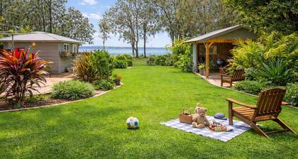 Absolute Waterfront | Sleeps 10 | Family Retreat