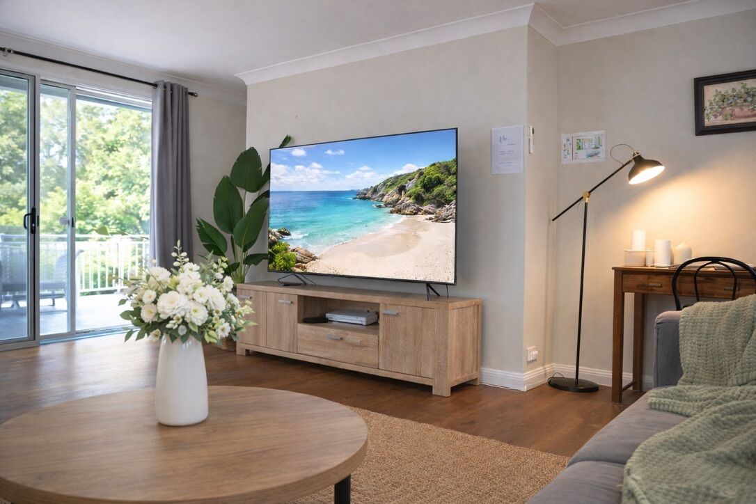 TV connectée, cheminée, jeux vidéo, baby-foot
