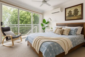 4 bedrooms, desk, iron/ironing board, travel cot