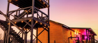 Stunning Views! Tower & HotTub