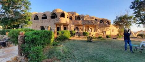 Chambre Classique avec lits jumeaux, vue montagne | Terrasse/Patio