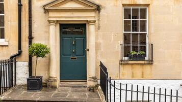 5 bedrooms, Internet