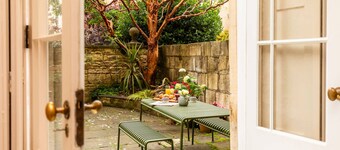Grand Georgian Townhouse With Garden