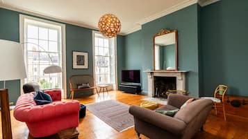 House | 5 bedrooms, Internet