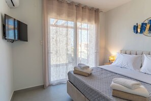 3 slaapkamers, een strijkplank/strijkijzer, gratis wifi, beddengoed