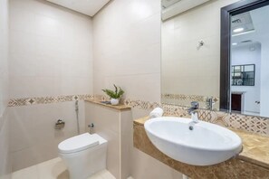 Hårføner, håndklær, såpe og toalettpapir