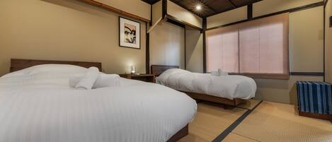 House | 1 bedroom, blackout curtains, iron/ironing board, free WiFi