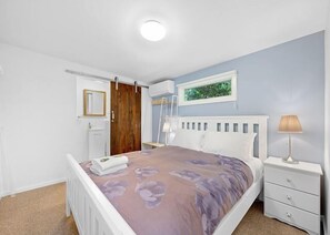 Room - Skipping Stones Cottage (Bright)
