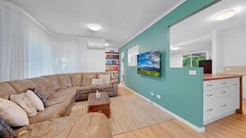 TV, fireplace, offices