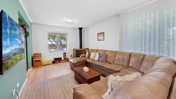 TV, fireplace, offices