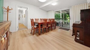 Interior - Skipping Stones Cottage (Bright)