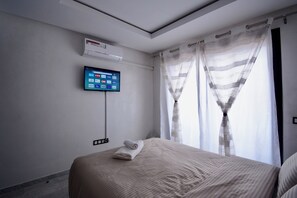 2 bedrooms, iron/ironing board, WiFi, bed sheets - Charming apartment in the heart of Marrakech  (Marrakech)
