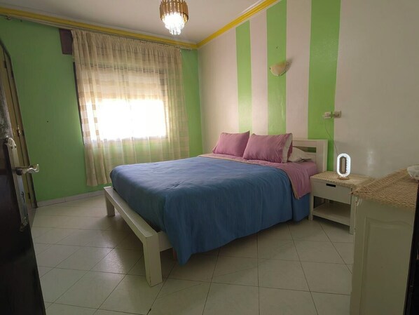 2 chambres, fer et planche à repasser, Wi-Fi, literie fournie