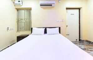 Deluxe Double Room, City View | Free WiFi, bed sheets - Goroomgo Moonlight Bhadrak (Bhadrak)